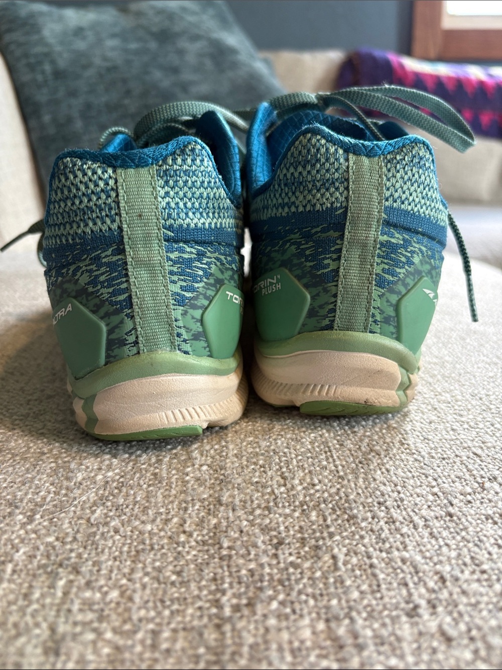 Altra Torin 4 Plush Women Athletic Shoes Teal Green 0003 - Picture 3 of 8